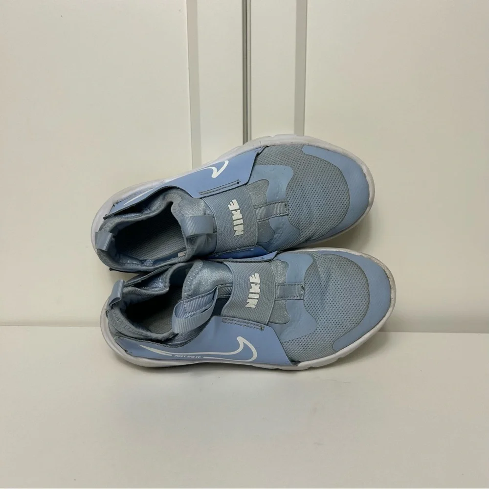 Nike flex runner pastel purple slip on